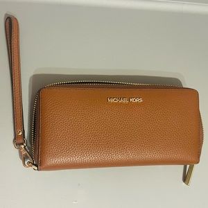 Wristlet wallet